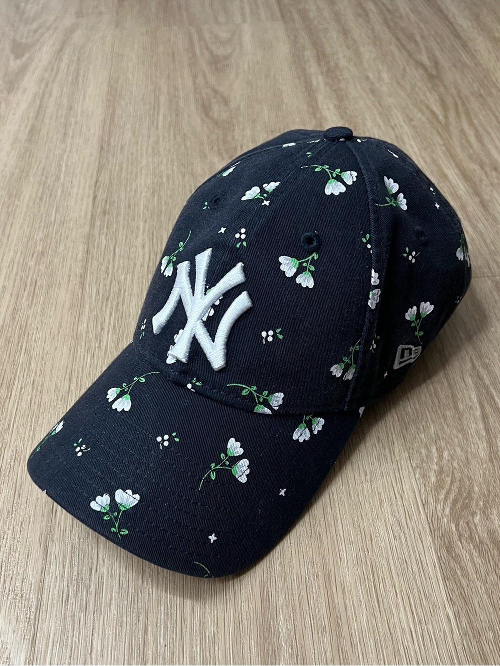 New Era 9Twenty New York Yankees Floral Adjustable Baseball Hat